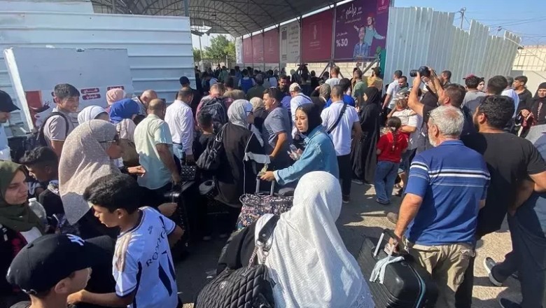 First evacuees leave Gaza as Israeli offensive intensifies