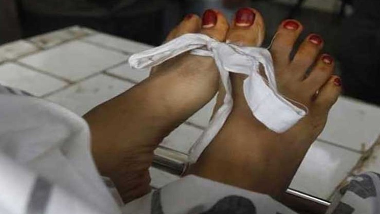 Man stabs friend to death on suspicion of illicit relations with wife in Karachi DHA