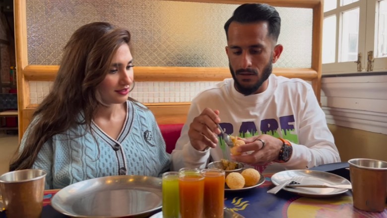 Video: Hassan Ali, wife Samiya Khan enjoy 'Gol Gappas' in India