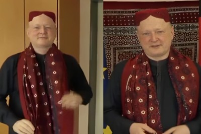 German Consul General greets people on Sindh Culture Day