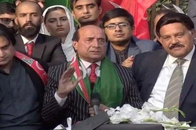 Former PPP governor Latif Khosa joins PTI