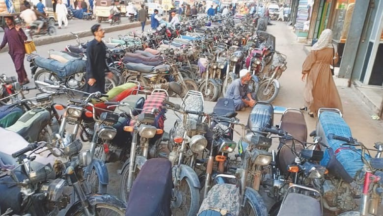 SHC orders registration of cases against illegal charged parking operators in Karachi