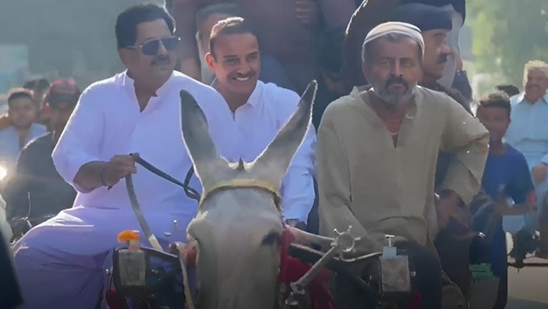 VIDEO: PPP's Javed Nagori reaches RO office on donkey cart to file nomination papers