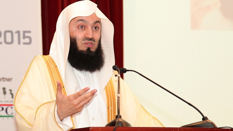 Mufti Menk recalls amusing interaction with Pakistani when he mistook ‘Theek Taak’ for TikTok: Watch