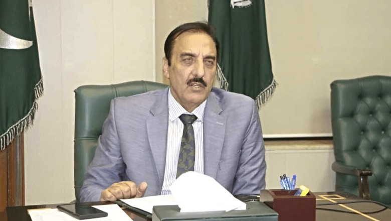 Ex-Pindi commissioner withdraws rigging allegations, claims PTI offered 'lucrative position' for accusations