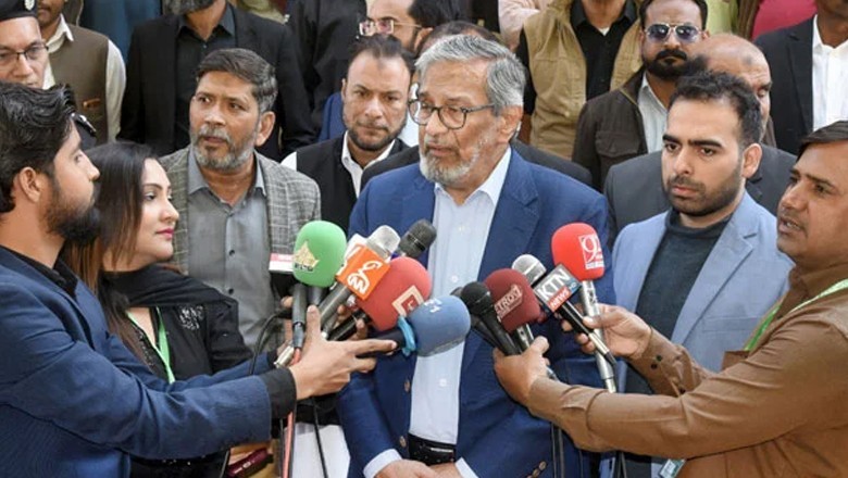 CM Sindh claims street crime declined by over 4% in Karachi in interim setup