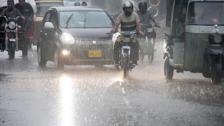 Parts of Karachi receive light to moderate rain