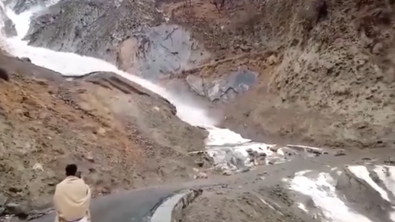 WATCH: Huge avalanche blocks road in GB