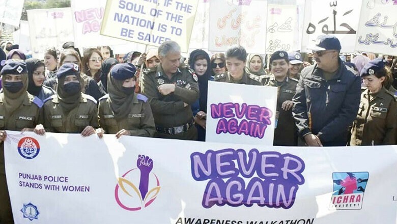ASP Shehrbano leads 'awareness walk' in Lahore to condemn violence against women