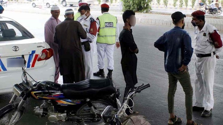 Karachi traffic police collect Rs1 crore in challans daily