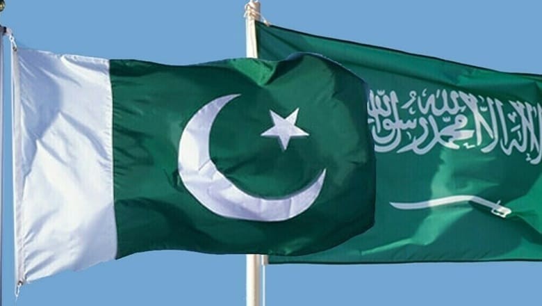 Saudi Arabia deports Pakistani nurses over document forgery allegations