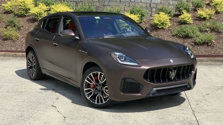 Pakistani man wins Luxury SUV worth Rs22 million in UAE lucky draw