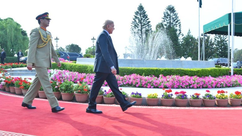 PM Shehbaz bans 'red carpet welcome' for high officials during govt events