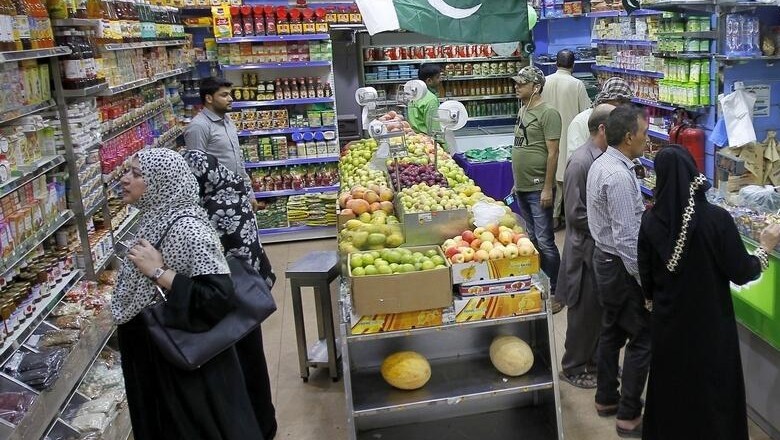 Grocery, meat and vegetable vendors to pay tax under govt's 'Tajir Dost Scheme'