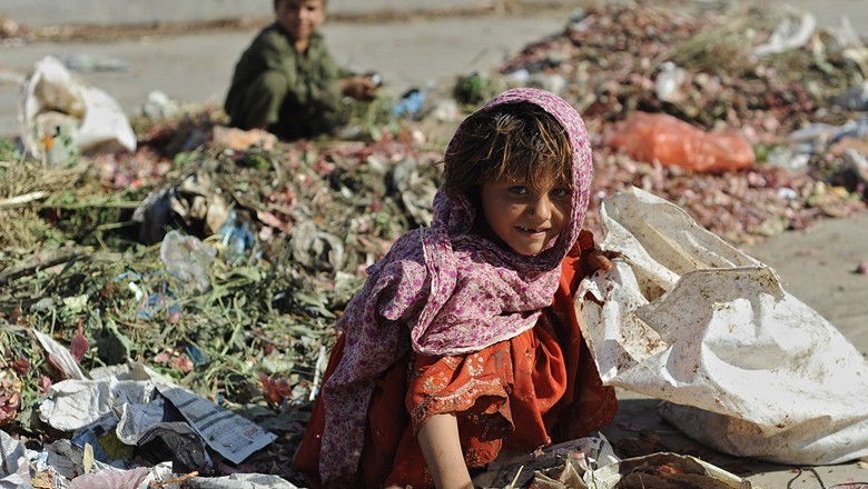 10 million Pakistanis likely to fall below poverty line in 2024: WB