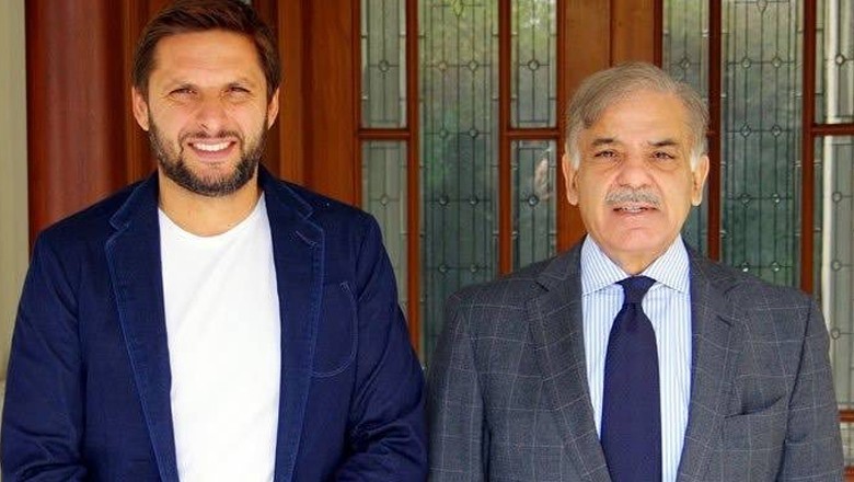 PM Shehbaz offers 'two ministries' to Shahid Afridi