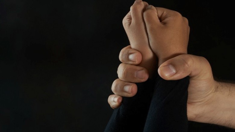 Two minor girls raped after being lured with free ration bags in Lahore