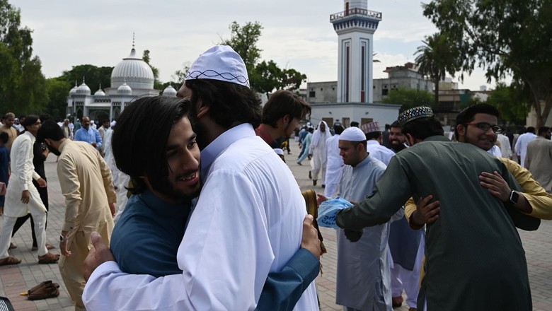Pakistan celebrates Eidul Fitr with religious zeal and fervour