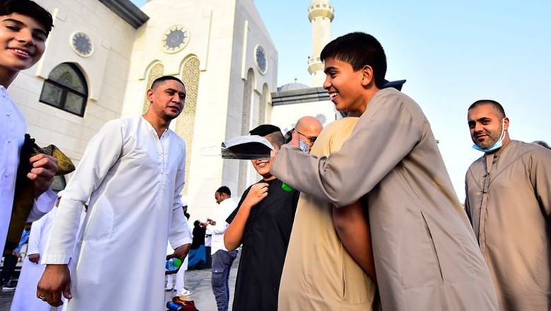 Embracing each other on Eid has medical benefits