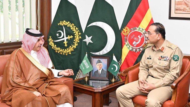 Pakistan, Saudi Arabia to work together to "enhance defence production, military training"