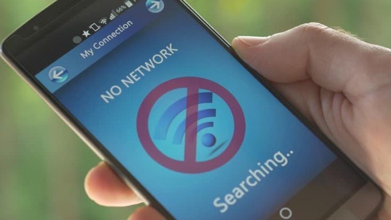 Mobile services to remain suspended in Karachi till 8am tomorrow