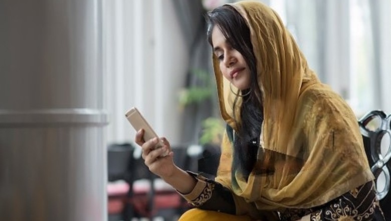 Over 80% Pakistani women claim their spouse or parents "dictate their phone ownership"