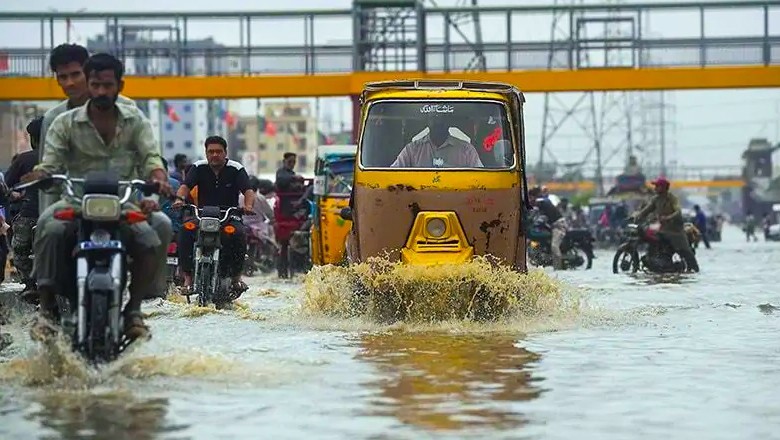 Rain emergency declared in Karachi amid thundershowers prediction