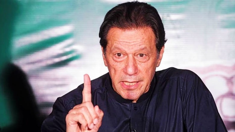 Imran Khan threatens to go on 