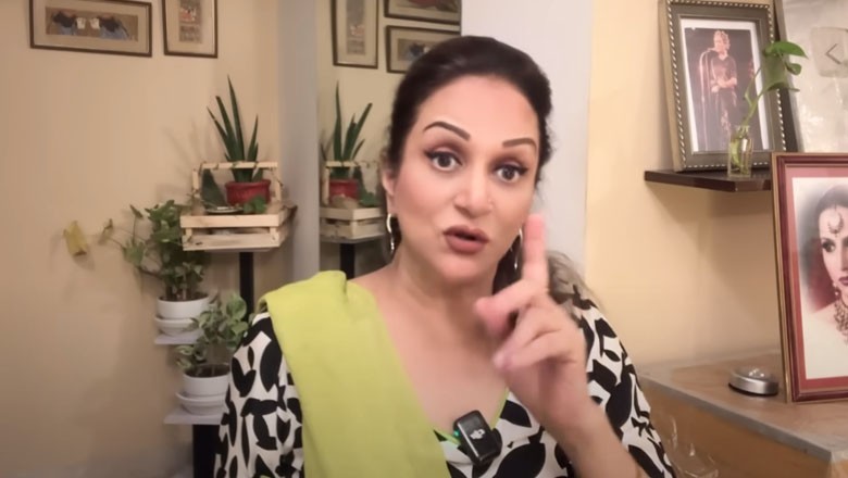 "Leave your abusive husbands at the first sign of violence," Bushra Ansari advises married women