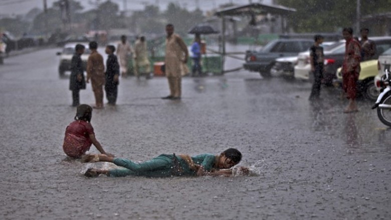 Monsoon rains likely to continue in Karachi for 4 more days