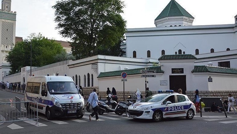 UK Muslims fear going to mosques amid surge in Islamophobic attacks