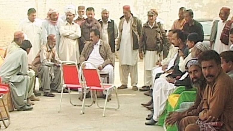 Jirga slaps Rs5mln fine on policemen for killing a dacoit in Sukkur