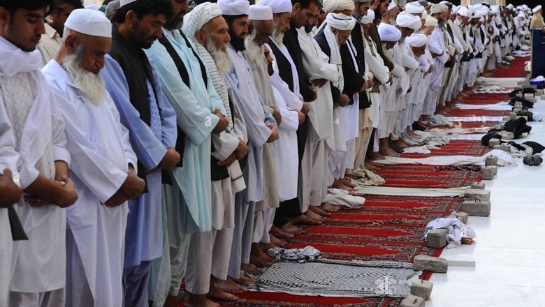 Afghanistan makes five times prayers 'mandatory' for government employees