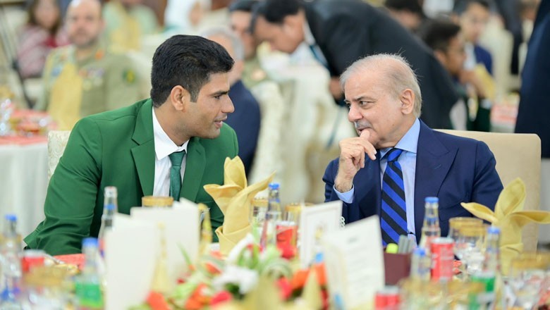 Arshad says he will unite nation like a "bundle of wood" if he becomes PM for a day