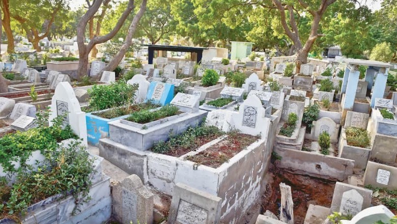 Grave of 6-year-old girl desecrated in Karachi over non-payment of dues