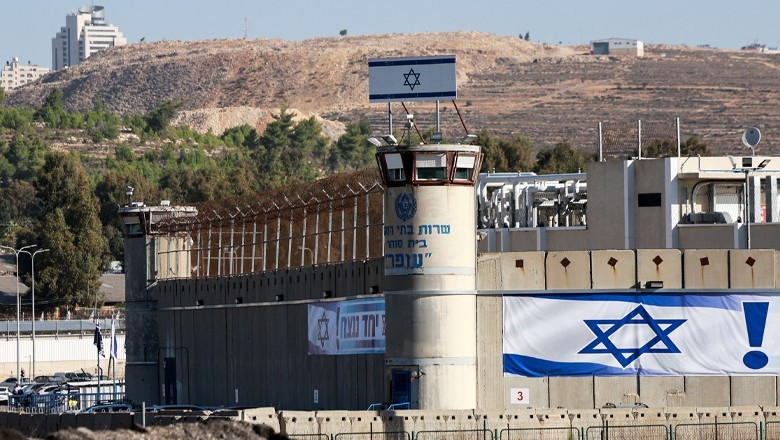 Palestinian prisoners treated like ‘human animals’ in Israeli jails: report