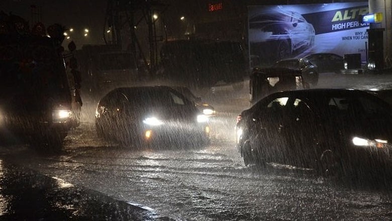 Karachiites witness chilly night in August as monsoon rains bring temperature down to 23.5°C