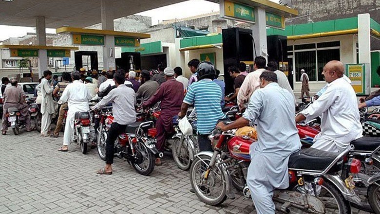 Petrol price likely to be slashed by Rs12 from Sep 16