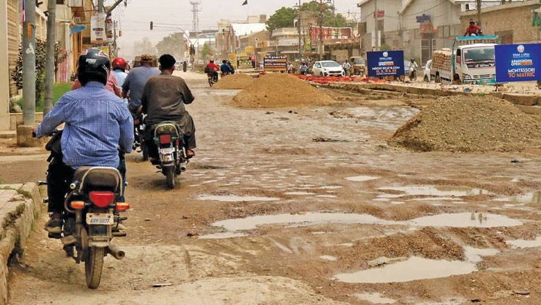 Sindh approves Rs1.5 billion for rehabilitation of Karachi roads