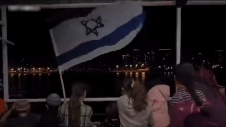 Israeli settlers take boat tours to watch destruction in Gaza