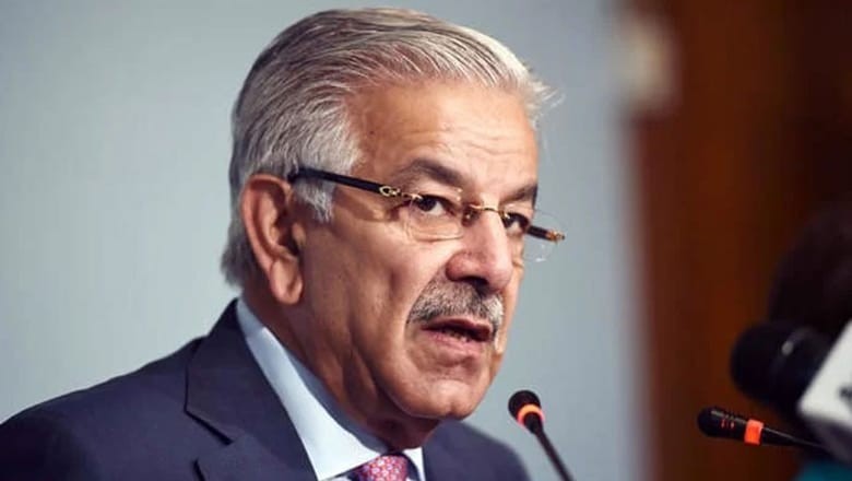 Khawaja Asif warns of possible election audit amid judiciary changes