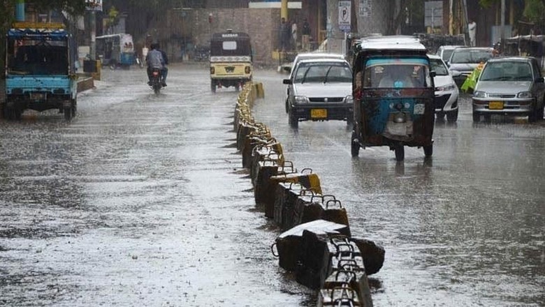 Karachi receives moderate to heavy rainfall