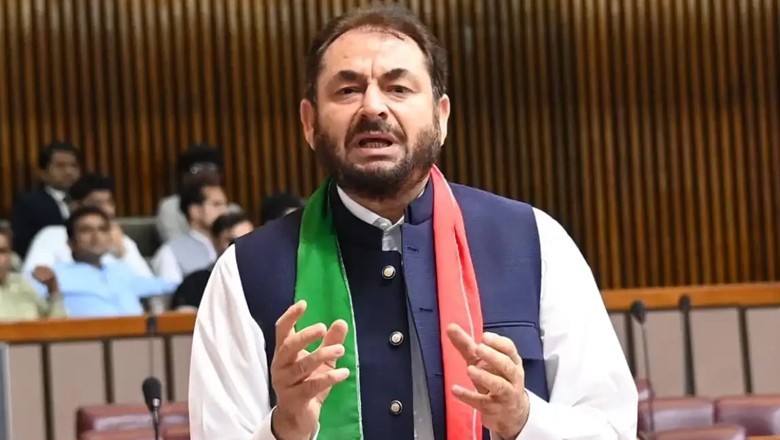 ‘I was offered Rs1bn for constitutional amendment support,’ claims PTI lawmaker Iqbal Afridi