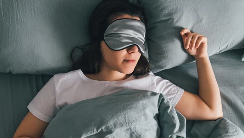 10 reasons why you should sleep with an eye mask