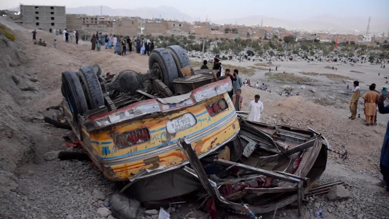 14 dead as wedding bus plunges into Indus River in Gilgit-Baltistan