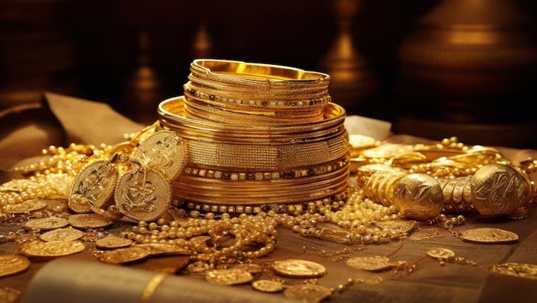 Gold prices rise in Pakistan following international trend