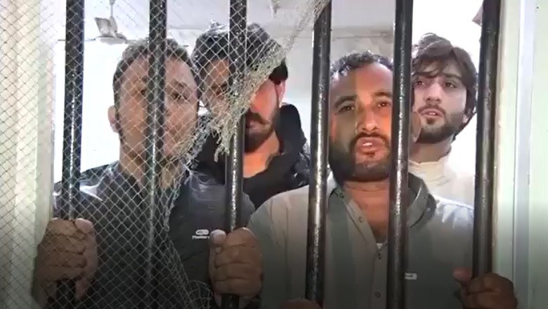 Arrested PTI workers criticize party leadership for fleeing D-Chowk