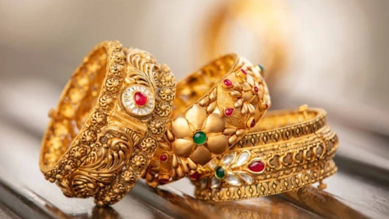 Gold prices go up locally, globally