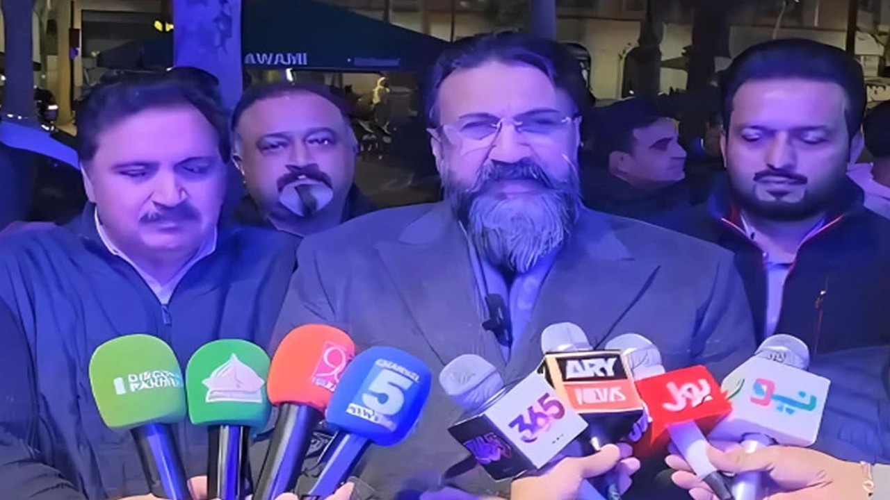 Overseas Pakistanis in Barcelona reject PTI's civil disobedience movement