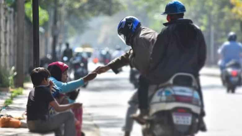 District administration to punish those found giving money to beggars